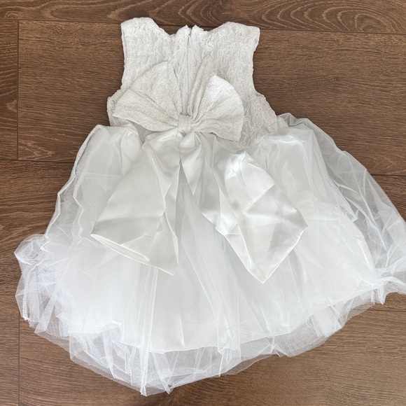 NWT Lace & Tulle Dress - Picture 2 of 8